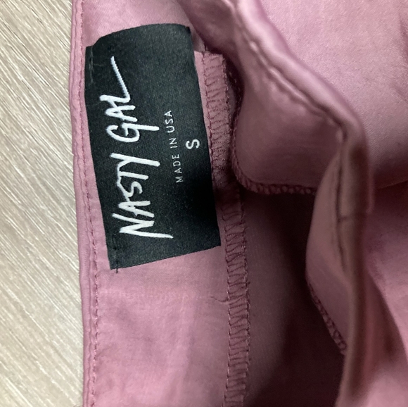 Nasty gal Flowy Shorts (small) - Picture 4 of 6